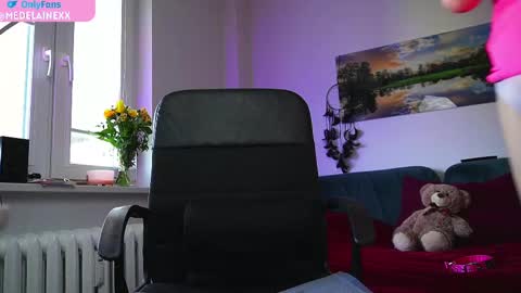 Milena online show from 7, 3, 2025