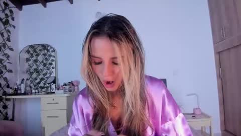 Snapshot of medussa13 chatting on 27, 7, 2026 medussa13 online show from 27, 7, 2026