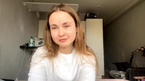 Snapshot of meehunte chatting on 23, 11, 2025 Olivia online show from 23, 11, 2025