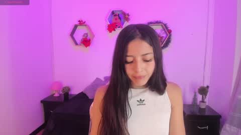 Snapshot of meelanny_ds chatting on 8, 12, 2024 online show from 8, 12, 2024