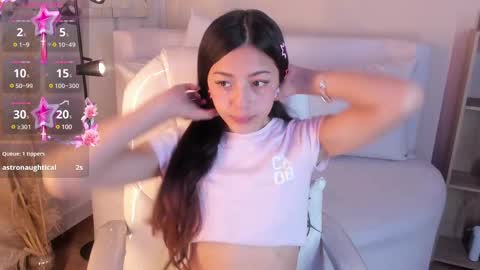 Snapshot of meelanny_ds chatting on 7, 3, 2025 online show from 7, 3, 2025
