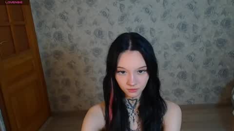 Snapshot of mefwhore chatting on 11, 3, 2025 mefwhOre online show from 11, 3, 2025