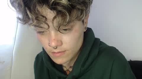 Megan and sophi online show from 3, 12, 2025