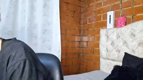 Snapshot of megan_coop3r_ chatting on 23, 5, 2026 Megan and sophi online show from 23, 5, 2026