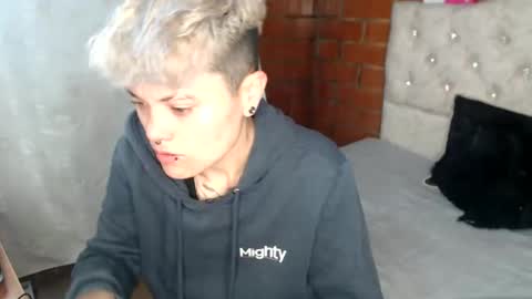 Snapshot of megan_coop3r_ chatting on 29, 5, 2026 Megan and sophi online show from 29, 5, 2026
