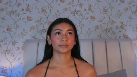 Carolina Paez online show from 4, 2, 2025