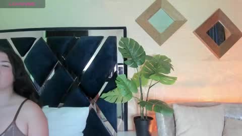 Snapshot of megan_devon chatting on 13, 4, 2026 online show from 13, 4, 2026