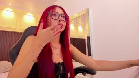 Snapshot of megan_queen3 chatting on 23, 6, 2026 M E G A N online show from 23, 6, 2026