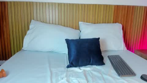 M E G A N online show from 26, 11, 2025