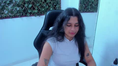 megan white 01  online show from 27, 2, 2025