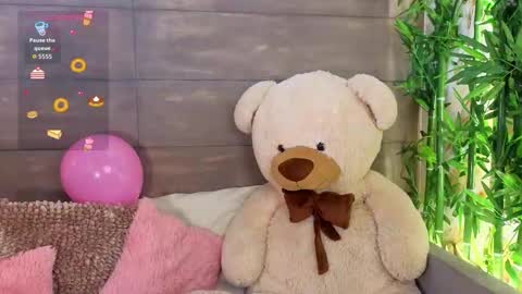 Megan  online show from 25, 9, 2025