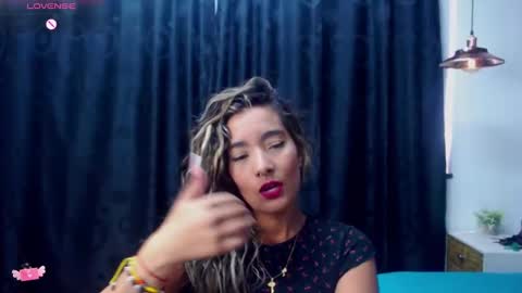 Snapshot of meganadriels96 chatting on 17, 12, 2024 M E G A N online show from 17, 12, 2024