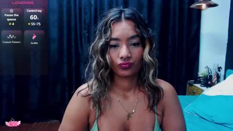 Snapshot of meganadriels96 chatting on 3, 2, 2025 M E G A N online show from 3, 2, 2025