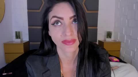 Megan Hofman online show from 23, 9, 2025