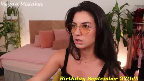 Snapshot of meganmistakes chatting on 15, 9, 2025 Megan Mistakes online show from 15, 9, 2025