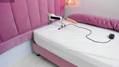 Megan  online show from 24, 11, 2025