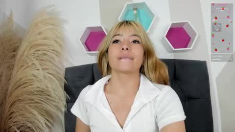 Snapshot of megansky18 chatting on 2, 1, 2025 megansky18 online show from 2, 1, 2025