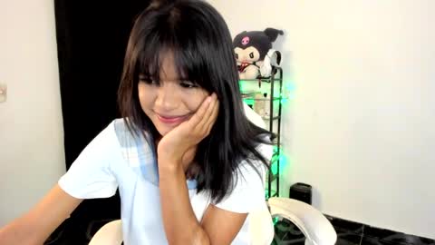 Snapshot of meganthompsonn chatting on 1, 4, 2026 Megan online show from 1, 4, 2026
