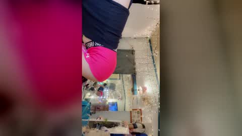 MegaTinyyy online show from 4, 2, 2026