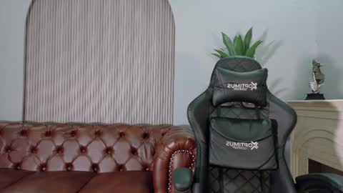 MEGGAN LUXX online show from 14, 7, 2026