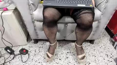 meggancurvy online show from 20, 12, 2025