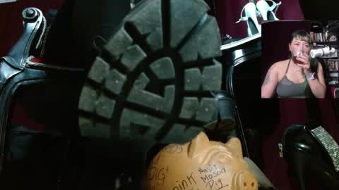 Snapshot of megoddessara chatting on 1, 5, 2026 Goddess Sara online show from 1, 5, 2026
