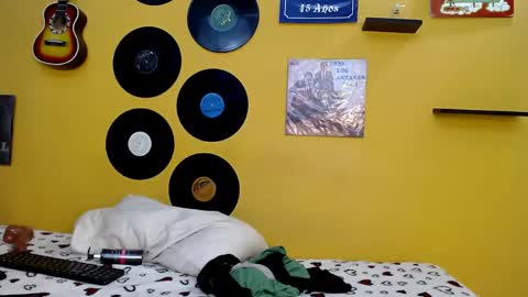 Snapshot of meisevil77 chatting on 5, 5, 2026 MEIS online show from 5, 5, 2026