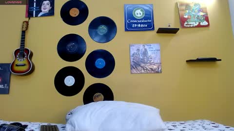 Snapshot of meisevil77 chatting on 1, 6, 2026 MEIS online show from 1, 6, 2026