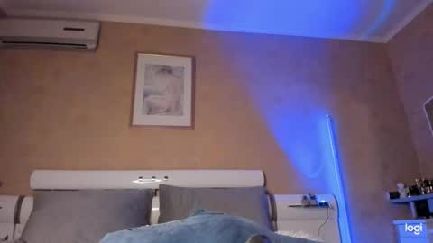  Start every day 2000 - 700 online show from 24, 9, 2025