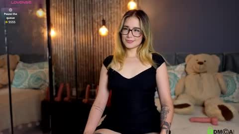 Snapshot of melanie__5 chatting on 20, 4, 2026 Melanie Baez online show from 20, 4, 2026