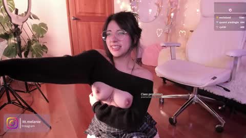 Snapshot of melanie_owo chatting on 25, 2, 2025 Melanie online show from 25, 2, 2025