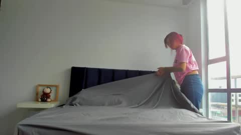 Melanie roux  online show from 9, 4, 2026