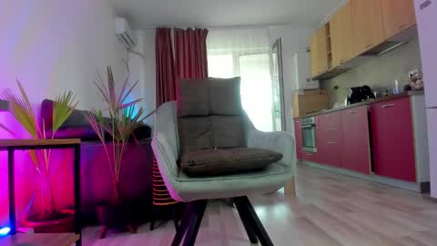 melanie_way online show from 12, 9, 2025