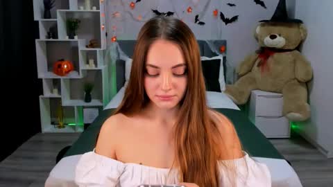 MelanieAlves online show from 21, 10, 2025