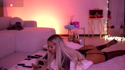 Snapshot of melanielexxx chatting on 7, 2, 2026 OF melanielexxx online show from 7, 2, 2026