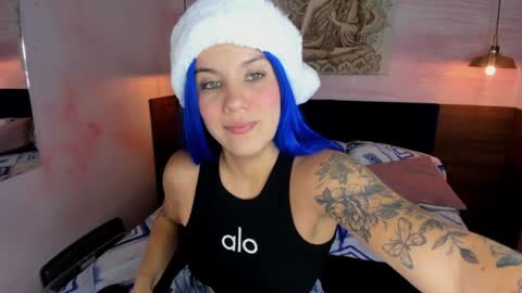 Melanie Roux online show from 5, 12, 2024