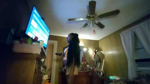 Snapshot of melaninnnnmadnessss chatting on 16, 5, 2026 WATCH ME CUMMM AND TWERK THIS ASS MELANINNNNMADNESSSS online show from 16, 5, 2026