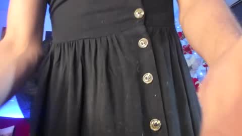 melannia_hills online show from 8, 1, 2025