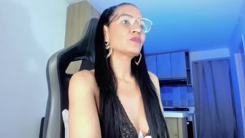 melannia_hills online show from 11, 3, 2025
