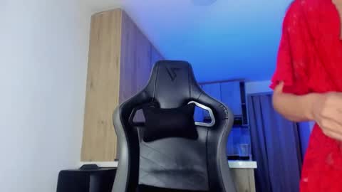 melannia_hills online show from 12, 3, 2025