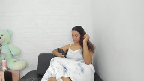 melannie roses online show from 9, 7, 2026