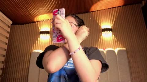 melanny_petite online show from 7, 4, 2026