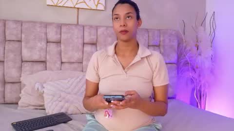 Snapshot of melanystone_ chatting on 8, 7, 2026 Melany online show from 8, 7, 2026