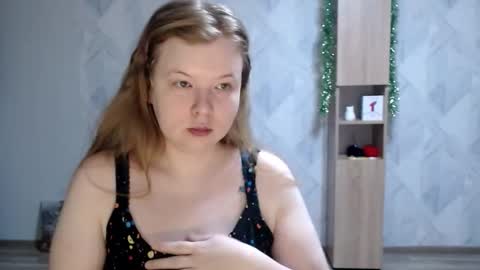 Snapshot of melina_beauty chatting on 21, 12, 2025 Melina online show from 21, 12, 2025