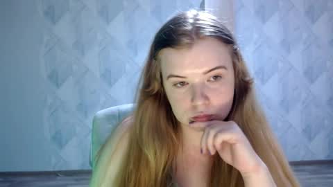 Snapshot of melina_beauty chatting on 14, 4, 2026 Melina online show from 14, 4, 2026