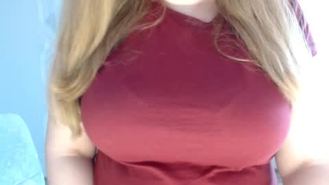 Snapshot of melina_beauty chatting on 16, 4, 2026 Melina online show from 16, 4, 2026