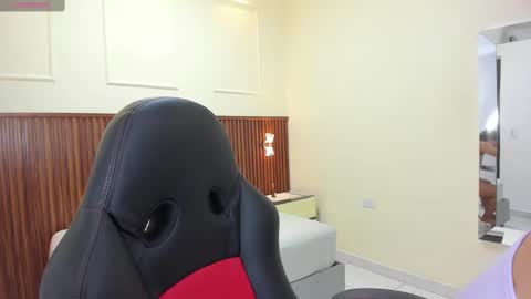 M E L I N A  online show from 22, 9, 2025