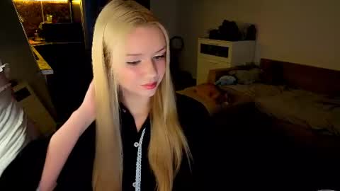Mel or Lissa 3 Welcome here online show from 28, 7, 2026
