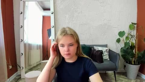 Sophia online show from 8, 10, 2025