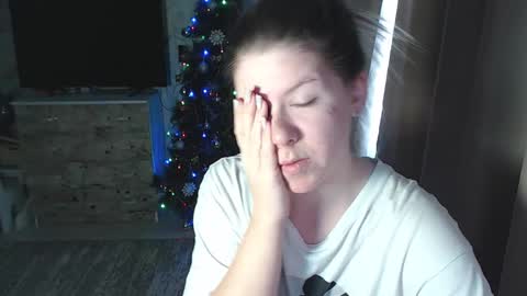 Snapshot of melissa__ray chatting on 12, 12, 2024 Melissa Ray online show from 12, 12, 2024